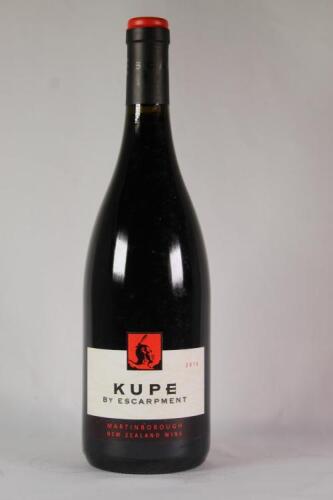 (1) 2010 Escarpment Kupe Pinot Noir, Martinborough