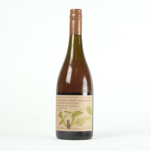(1) 2015 Pyramid Valley Vineyards Pinot Blanc/Pinot Gris/Gewurztraminer On Skins, Marlborough