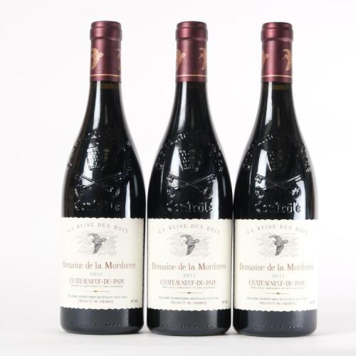 (3) 2017 Domaine de la Mordoree Chateauneuf du Pape La Reine des Bois