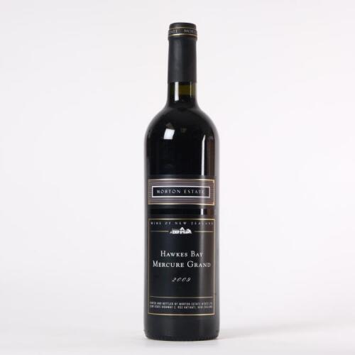 (1) 2009 Morton Estate Mercure Grand Black Label, Hawkes Bay