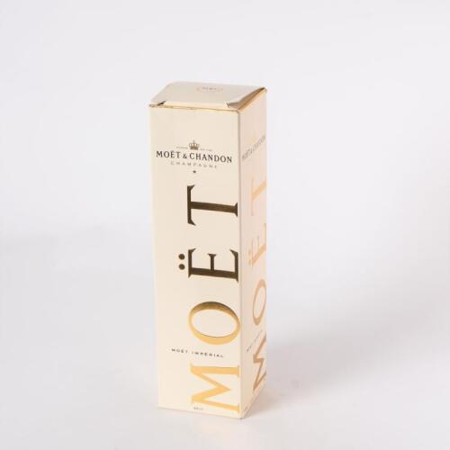 (1) NV Moet & Chandon Imperial Brut