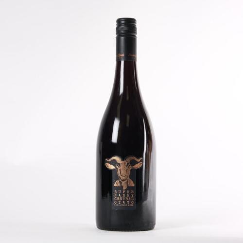 (1) 2015 Nanny Goat Super Nanny Pinot Noir, Central Otago