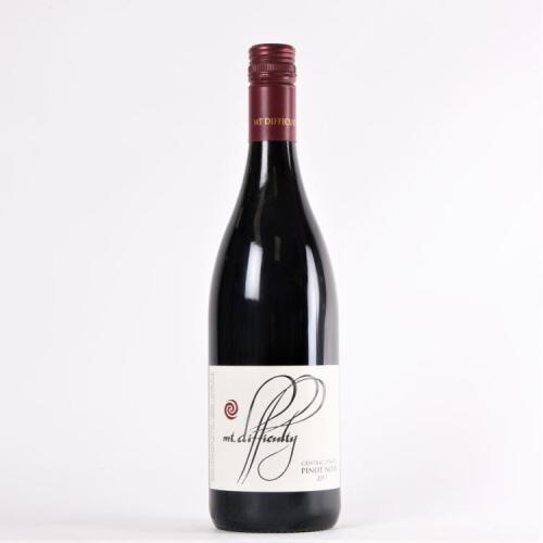 (1) 2011&nbsp;Mt Difficulty Pinot Noir, Bannockburn