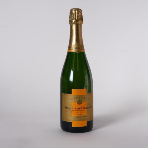 (1) 2004 Veuve Clicquot Ponsardin Vintage Brut