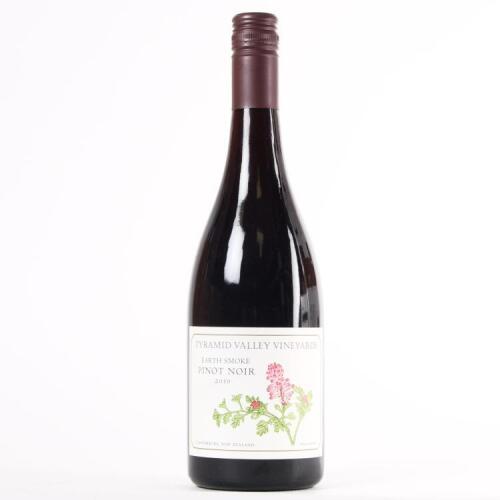 (1) 2010 Pyramid Valley Vineyards Earth Smoke Pinot Noir, Waikari