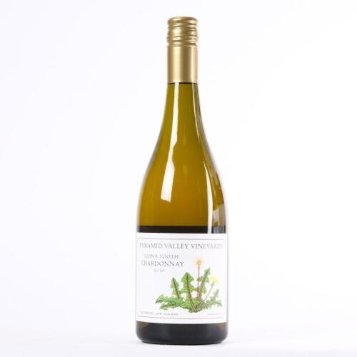 (1) 2010 Pyramid Valley Vineyards Lion's Tooth Chardonnay, Waikari