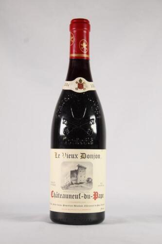 (1) 2004 Le Vieux Donjon Chateauneuf du Pape