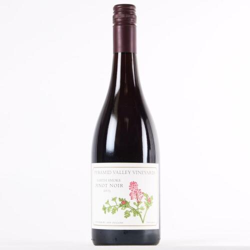 (1) 2013 Pyramid Valley Vineyards Earth Smoke Pinot Noir, Waikari