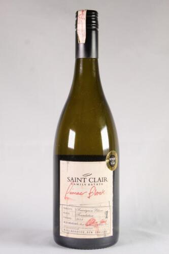 (1) 2011 Saint Clair Pioneer Block Sauvignon Blanc, Marlborough