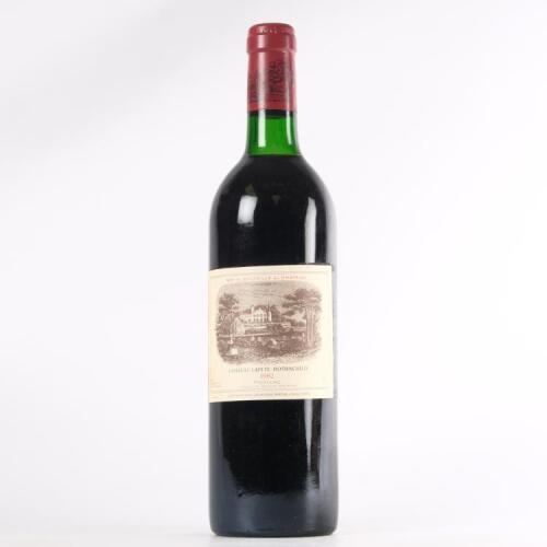 (1) 1982 Chateau Lafite Rothschild 1er Cru Classe, Pauillac
