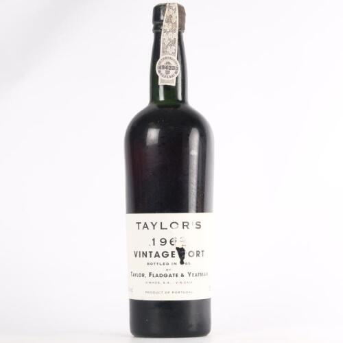 (1) 1963 Taylor's Vintage Port, Oporto