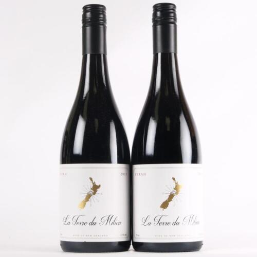 (2) 2015 La Terre du Milieu Syrah, New Zealand