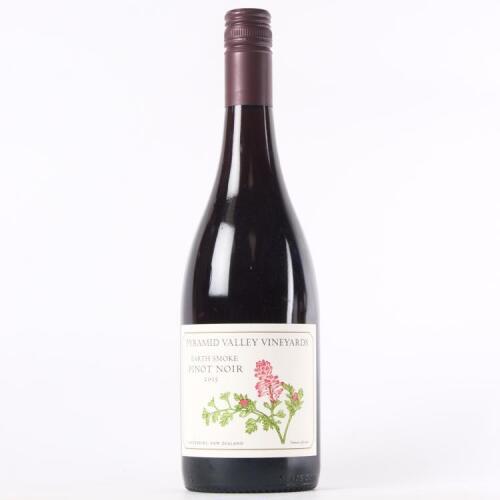 (1) 2015 Pyramid Valley Vineyards Earth Smoke Pinot Noir, Waikari