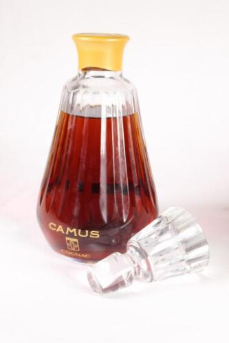 (1) Camus La Grande Marque Baccarat Crystal