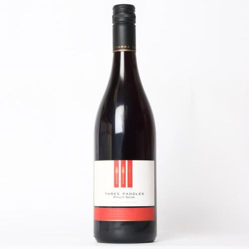 (1) 2009 Nga Waka Three Paddles Pinot Noir, Martinborough