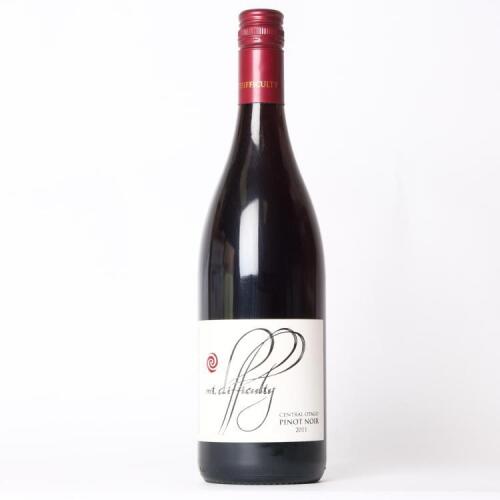(1) 2011 Mt Difficulty Pinot Noir, Bannockburn