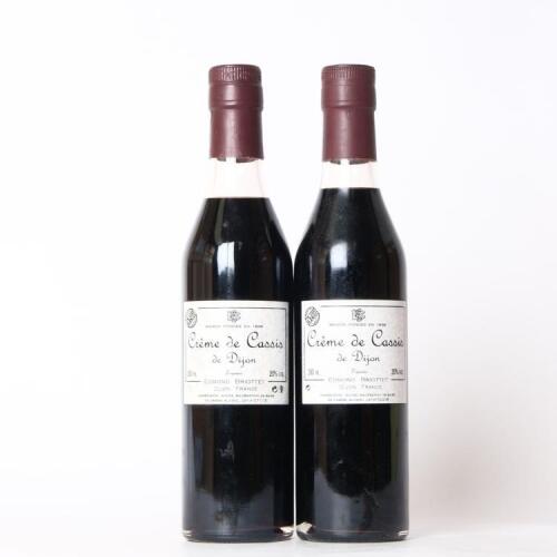 (2) Edmond Briottet Cr&egrave;me de Cassis de Dijon Liqueur 350ml, France &nbsp; &nbsp; &nbsp; &nbsp; &nbsp; &nbsp; &nbsp; &nbsp; &nbsp; &nbsp; &nbsp; &nbsp; &nbsp; &nbsp; &nbsp; &nbsp; &nbsp; &nbsp; &nbsp; &nbsp; &nbsp; &nbsp; &nbsp; &nbsp; &nbsp;