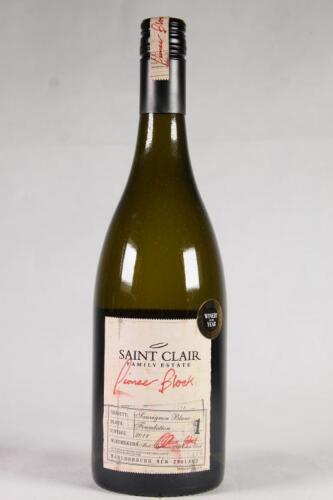 (1) 2011 Saint Clair Pioneer Block Sauvignon Blanc, Marlborough