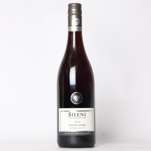 (1) 2013 Sileni Cellar Selection Pinot Noir, Hawkes Bay