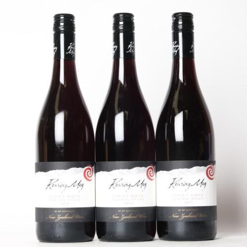(3) 2023 Roaring Meg Pinot Noir, Central Otago