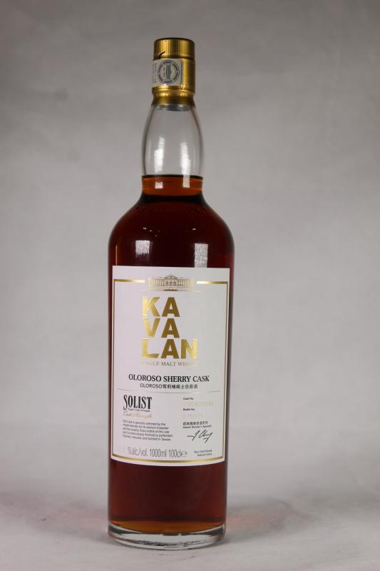 1) Kavalan Oloroso Sherry Cask Single Malt Whisky 1000ml 59.4% abv