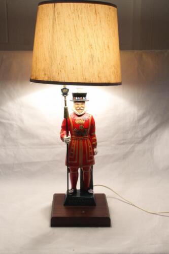 (1) Beefeater Gin Lamp