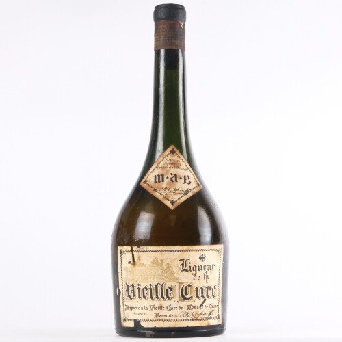 (1) Liqueur de la Vieille Cure de Abbaye de Cenon, France