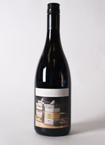 (1) 2006 Celebration Pinot Noir by Michael Hight, Central Otago
