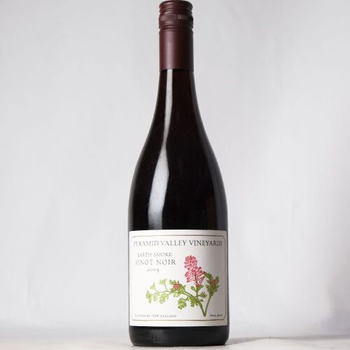(1) 2009 Pyramid Valley Vineyards Earth Smoke Pinot Noir, Waikari