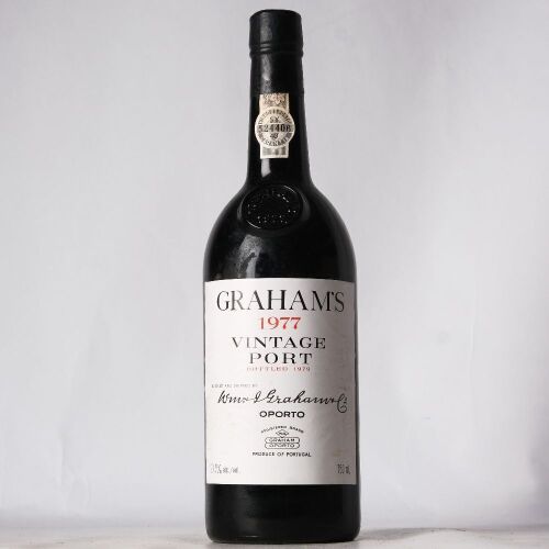 (1) 1977 W & J Graham's Vintage Port, Oporto