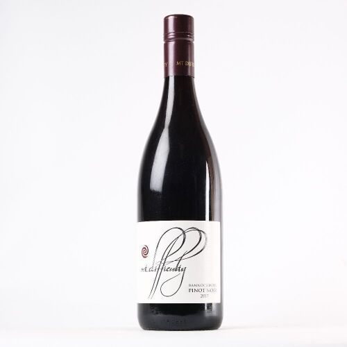 (1) 2017 Mt Difficulty Pinot Noir, Bannockburn
