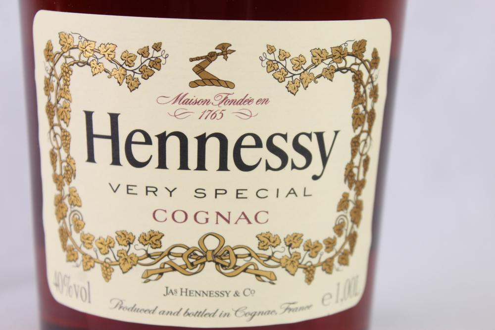 1) Hennessy VS Cognac (1000ml) - Price Estimate: $50 - $60