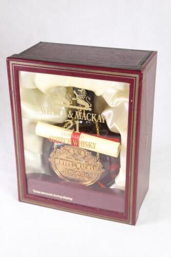 (1) Whyte and Mackay 21 year old Blended Scotch Whisky 750ml 43% abv gift pack