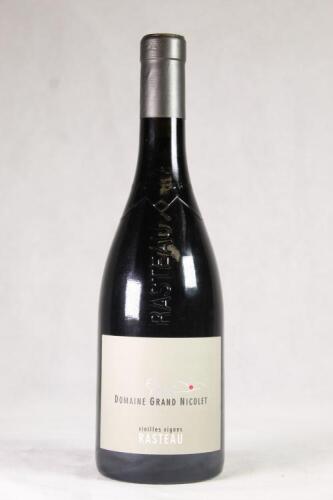 (1) 2011 Domaine Grand Nicolet Vieilles Vignes Rasteau