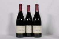 (3) 2001 Ata Rangi Young Vines Pinot Noir, Martinborough