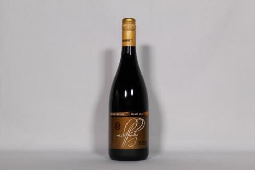 (1) 2009 Mt Difficulty Target Gully Pinot Noir, Bannockburn