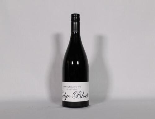(1) 2012 Giesen Ridge Block Pinot Noir, Marlborough