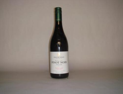 (1) 2014 Felton Road Cornish Point Pinot Noir, Bannockburn Central Otago