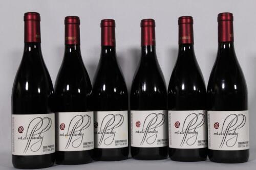 (6) 2001 Mt Difficulty Pinot Noir, Central Otago