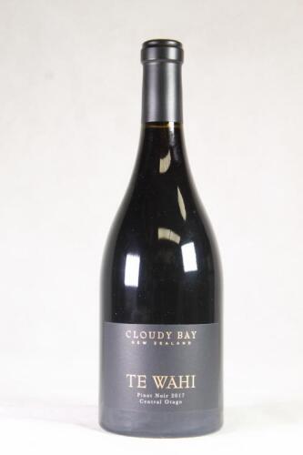 (1) 2017 Cloudy Bay Te Wahi Pinot Noir, Central Otago