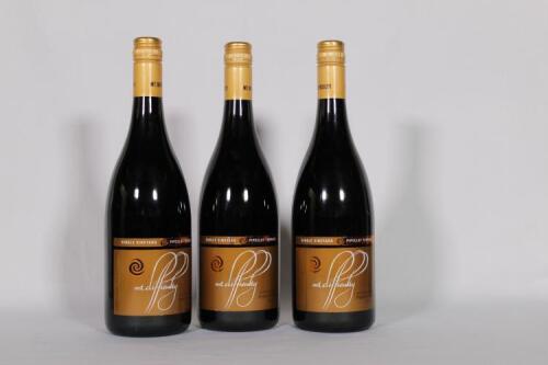 (3) 2010 Mt Difficulty Pipeclay Terrace Pinot Noir, Bannockburn