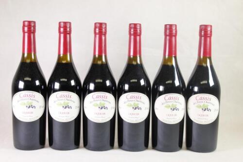 Six bottles of des Peres Chartreux Cassis 500ml 20% abv in one lot