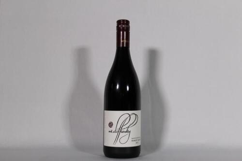 (1) 2012 Mt Difficulty Pinot Noir, Bannockburn