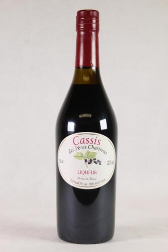 (1) des Peres Chartreux Cassis 500ml 20% abv