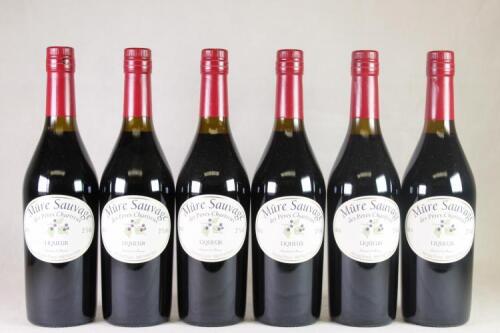 Six bottles of des Peres Chartreux Mure 500ml 21% abv in one lot