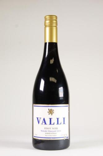 (1) 2010 Valli Pinot Noir, Waitaki*