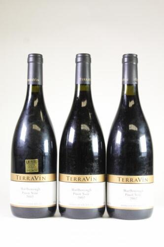 (3)&nbsp;2002 Terravin Pinot Noir, Marlborough