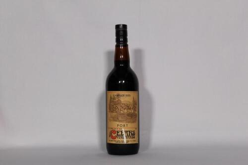 (1) 1970 Cedar Vinayrds Vintage Port, Kumeu