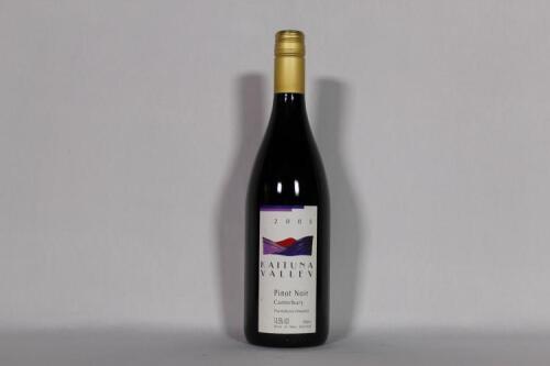 (1) 2005 Kaituna Valley Pinot Noir, Canterbury