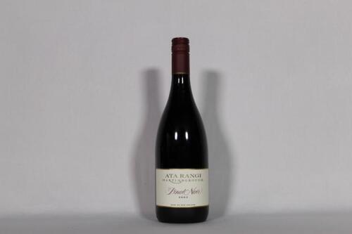 (1) 2002 Ata Rangi Pinot Noir, Martinborough